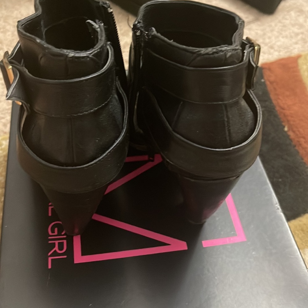 Booties - Picture 4 of 5